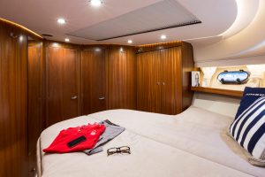 405 FLYBRIDGE