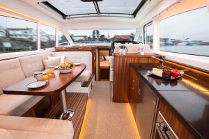 405 FLYBRIDGE
