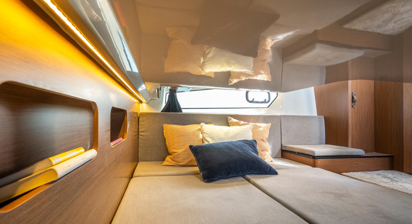 Antares_11_Fly_Interior_10