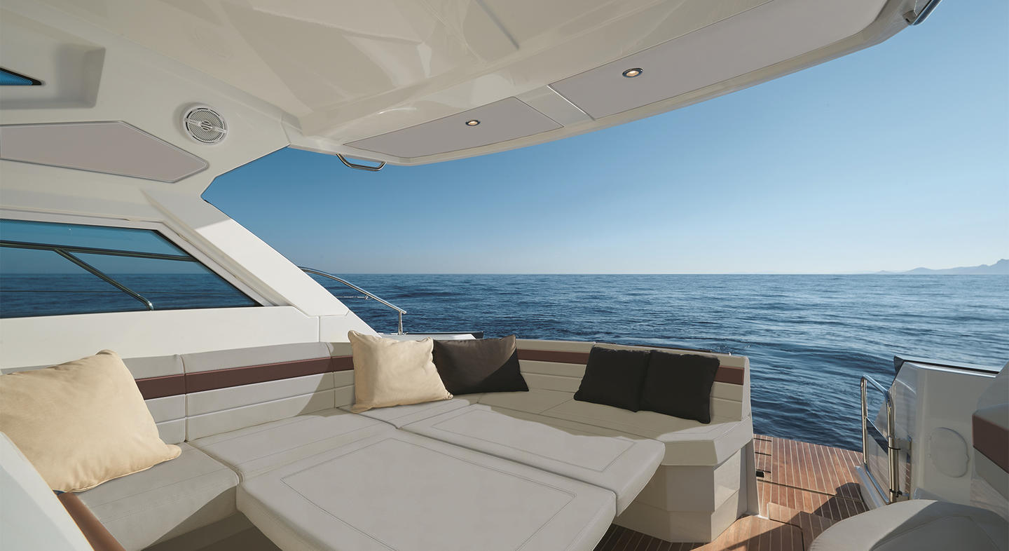 Gran Tursimo 40 Interior