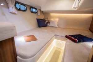 Nimbus-405-Flybridge-05