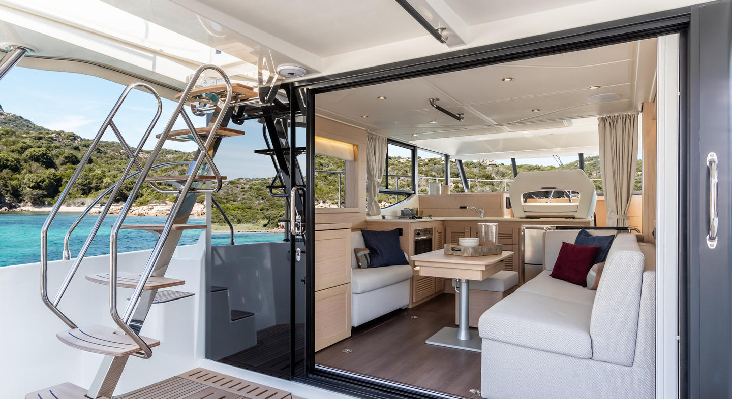 Swift_Trawler_47_Interior_01